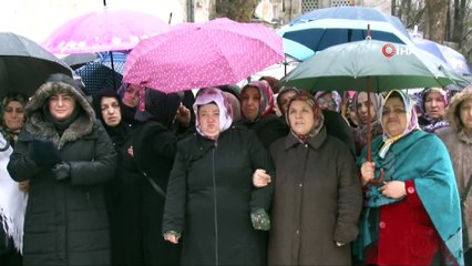 Dili boğazına kaçınca hayatını kaybeden ilkokul öğrencisi Zeynep son yolculuğuna uğurlandı