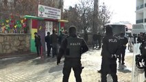 HDP'li Milletvekili, Polis Memurunun Kolunu Isırdı
