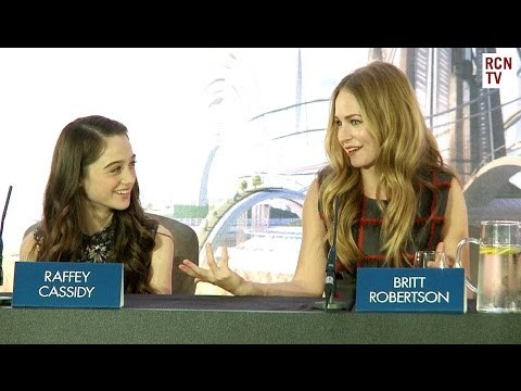 Britt Robertson & George Clooney Talk Stunts - Tomorrowland Premiere
