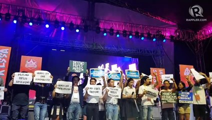 Скачать видео: WATCH: Patricia Evangelista reads the statement of Rappler in UP Fair