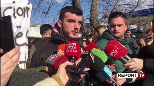 Skandali në Universitetin e Shkodrës/ Të rinjtë në protestë: Stop dhunës dhe abuzimeve