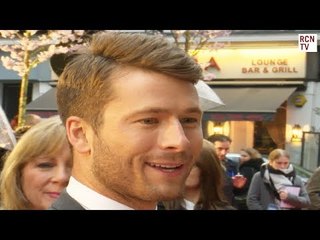 Glen Powell Meets Fans On the Red Carpet