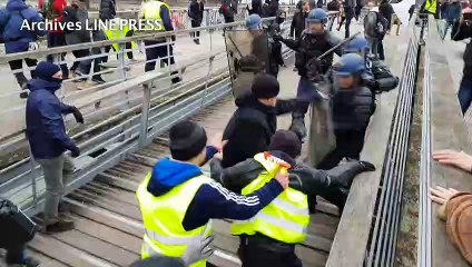"Gilets jaunes": début du procès de l'ex-boxeur C. Dettinger