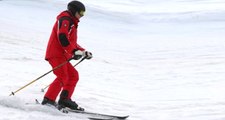Rusya'nın 66 Yaşındaki Devlet Başkanı Putin, Kayak Performansıyla Gençlere Taş Çıkarttı