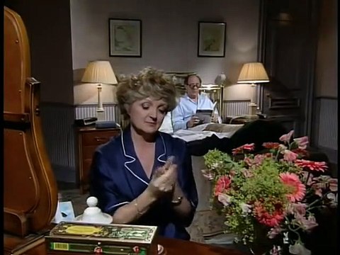 French Fields 3x04 Surprise, Surprise