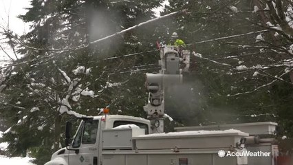 Winter storm knocks out power to thousands