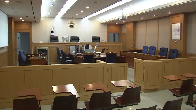 '친모 살해 청부' 중학교 교사 징역 2년... 의사 확실 / YTN