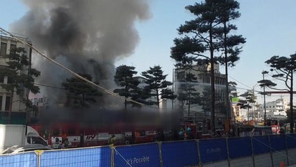 서울 을지로4가에서 큰불...상가 8개 전소 / YTN