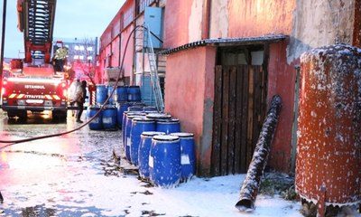 Tuzla’da korkutan fabrika yangını