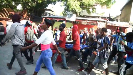 Un joven muere en nuevos y violentos enfrentamiento en Haití