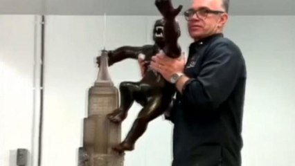 Chefs recreate Hollywood monster King Kong with 1.8m chocolate statue