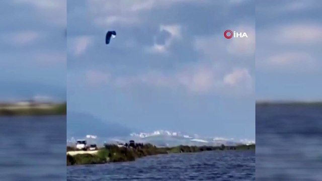 Göle dönen Amik Ovası’nda surf yaptılar