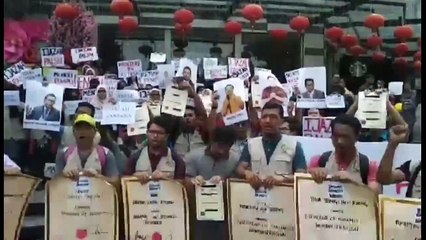 Mahasiswa koyak sijil, protes ijazah palsu menteri