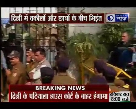 Chaos outside Patiala House Court; lawyers wave Indian flag