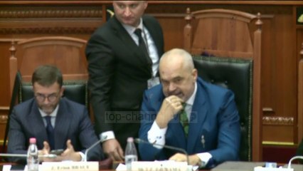 Pa Koment - Kuvend, Paloka qëllon Ramën me bojë në fytyrë - Top Channel Albania - News - Lajme