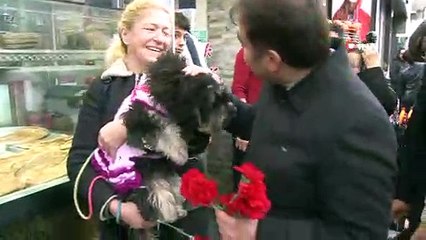 Başkan adayından 50 yıllık çifte Sevgililer Günü jesti