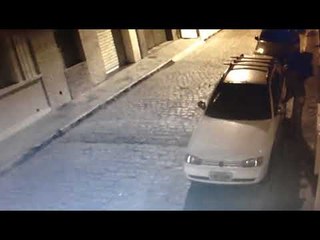 Câmeras flagram homem roubando carro em Itabaiana-PB (01)