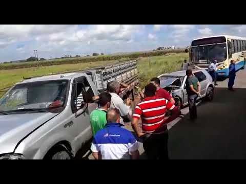 Acidente na PE-75 em Itambé