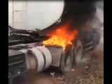 Carreta pega fogo na PB 030 em Pedras de Fogo