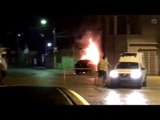 Carro bate em casa e pega fogo em Itambé