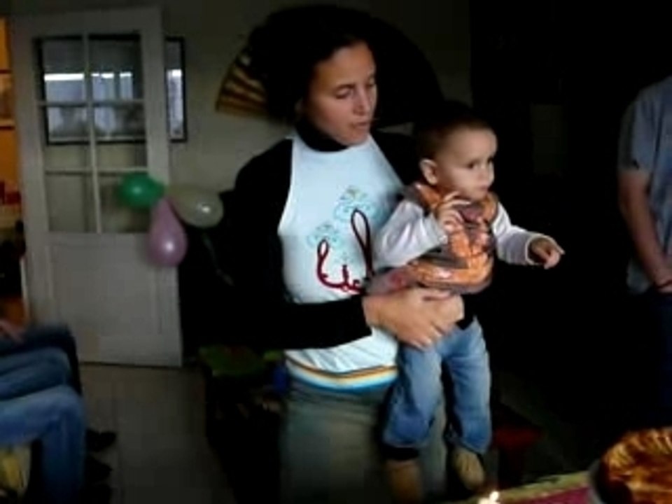 Llewelyn (ne) souffle (pas) ses bougies