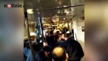 Polizia francese usa spray urticante contro i migranti sul treno: colpiti anche i passanti | Notizie.it