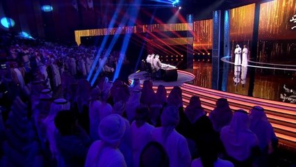 ناصر القحطاني يطلب من جمهور فرسان القصيد الوقوف