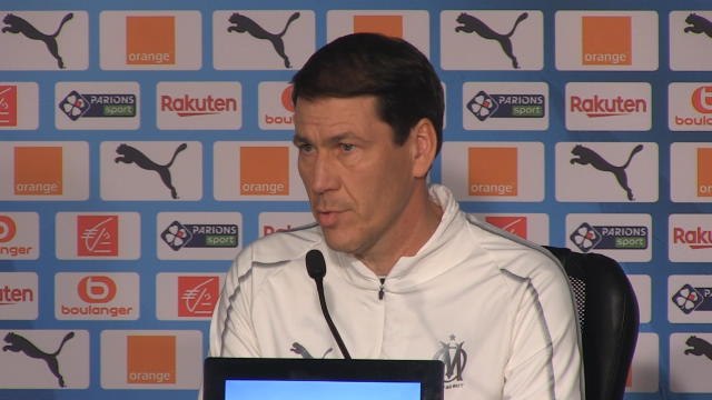 25e j. - Garcia : Un huis clos, c'est la mort du football