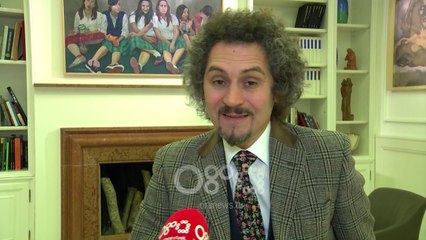 Ora News - Ekspozitë kushtuar femrës