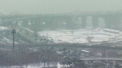 [영상] 출근길 극심한 정체...이 시각 수도권 폭설 상황 / YTN