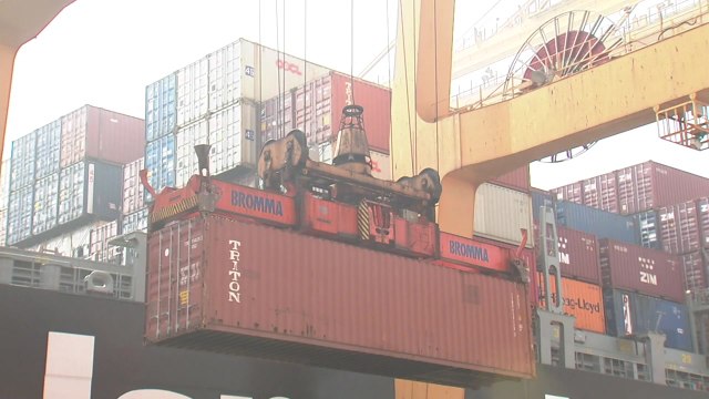 경상수지 21년 연속 흑자...서비스적자 역대 2위 / YTN