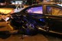 Çarpışan Araçların, Park Halindeki Otomobillerin Üzerine Savrulduğu Kazada Faciadan Dönüldü