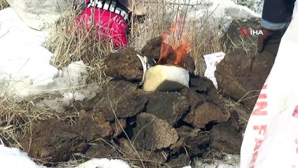 Atlı kızakla yolculuk yapıp karda patates közlediler