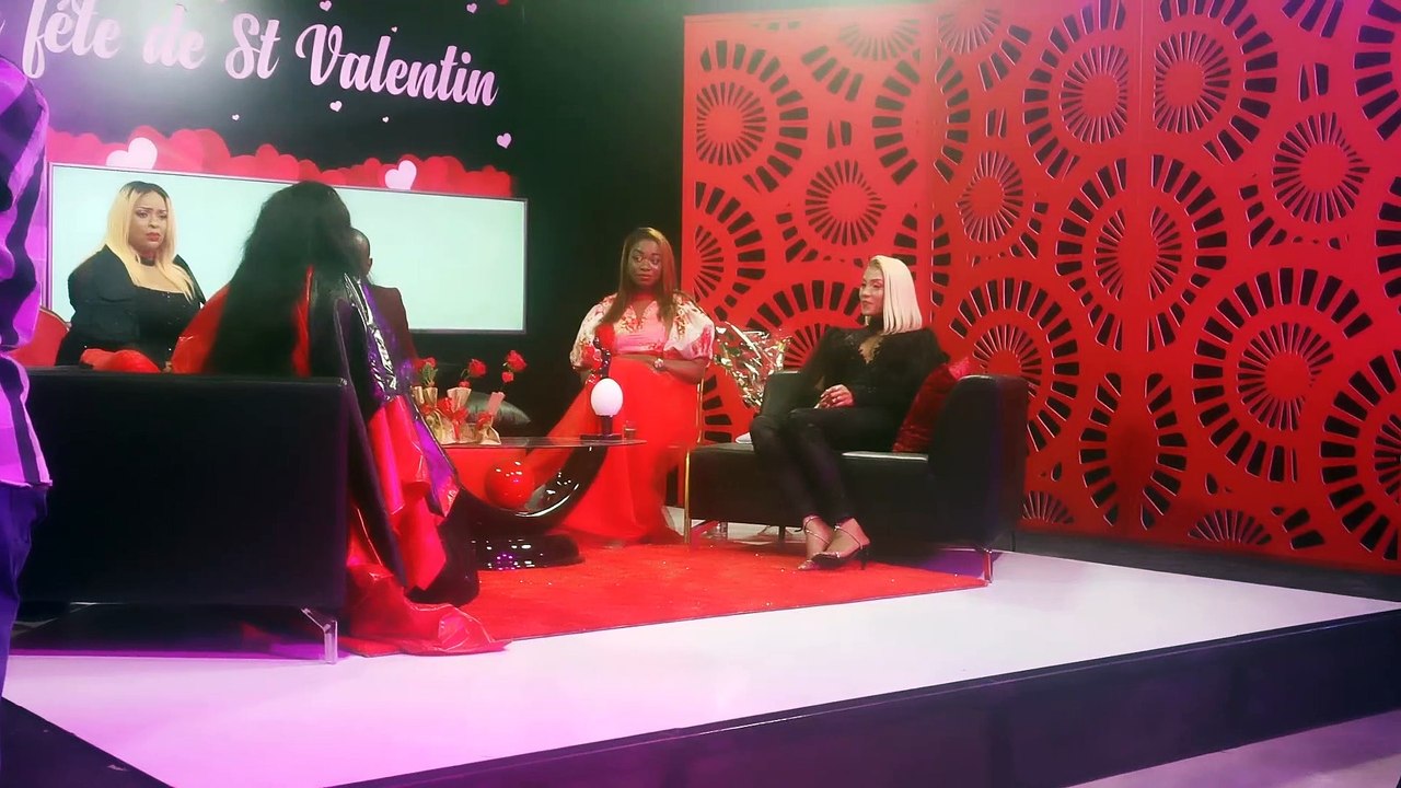 Vidéo- La voyante Daba Boye fait des révélations sur le mariage d' Adja Diallo :" dégua am  Djiiné..."