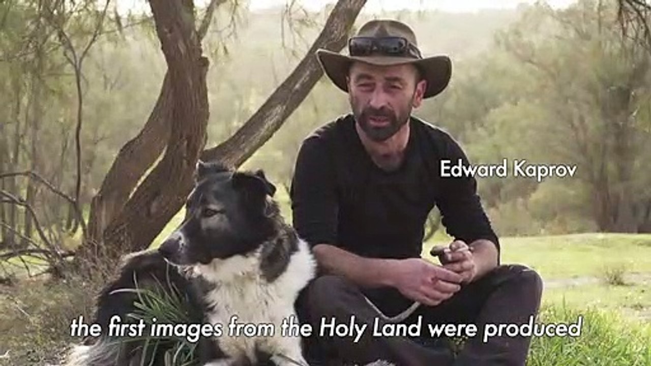 Israeli photographer revives archaic art form in border series
