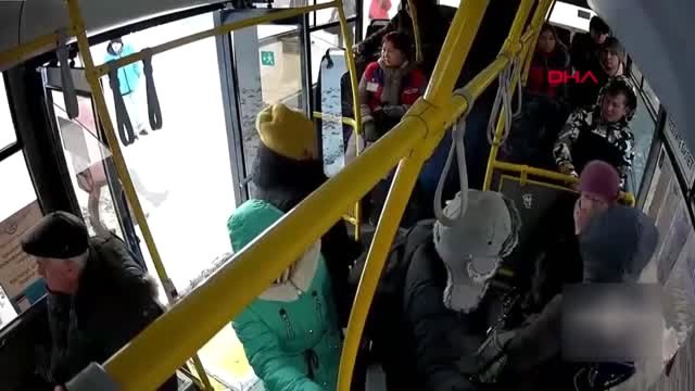 Dha Dış - Turistin Çantasından Parasını Çaldı; Kamera Kaydetti, Polis Yakaladı