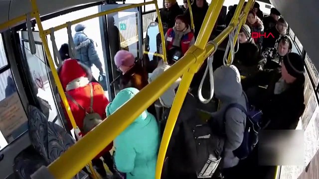 Turistin çantasından parasını çaldı; kamera kaydetti, polis yakaladı