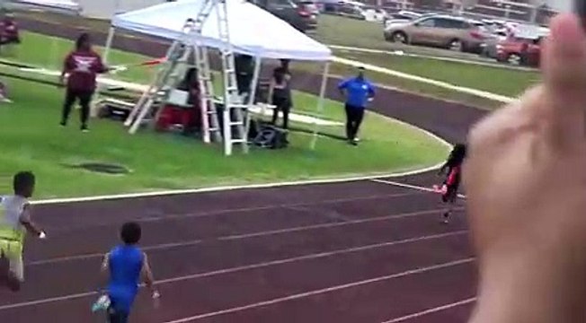 Bản sao Karate Kid 7 tuổi gây kinh ngạc vì khả năng chạy nhanh như tia chớp