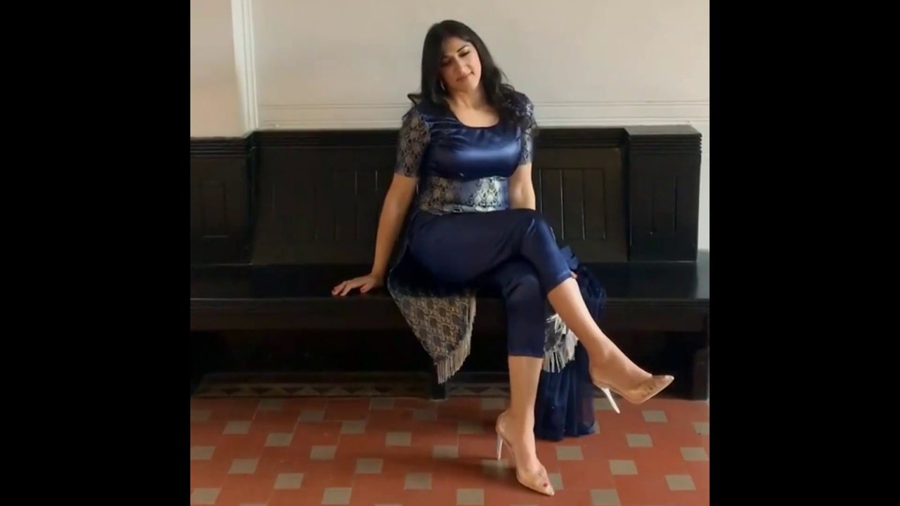 Beautiful and hot Pakistani fashion designer || ALIA RAFFIA || FUNEXTREM -  video Dailymotion