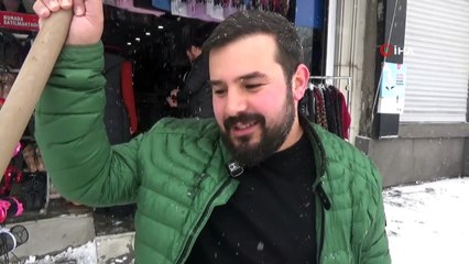 Muş’ta yoğun kar yağışı 205 köy yolu ulaşıma kapattı