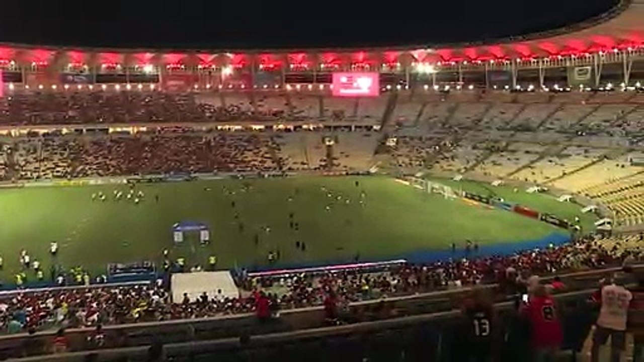 Flamengo rinde homenaje en Maracaná a las víctimas del incendio