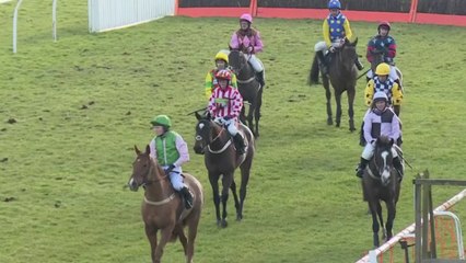 Sans frontières - Les courses hippiques repartent !