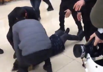 Kayan polis HDP'li vekili düşürdü