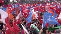 Cumhurbaşkanı Erdoğan, Meydanda Çalan Şarkıya Eşlik Etti