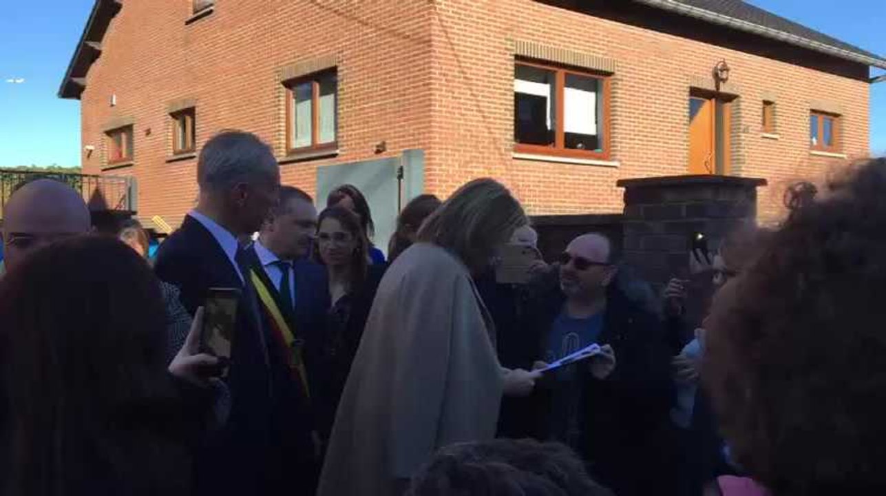 Fleurus: la Reine Mathilde quitte la maison maternelle de Baulet