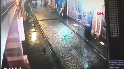 Çanakkale'de Bir İş Yerine Pompalı Tüfekle Saldırı Güvenlik Kamerasına Yansıdı