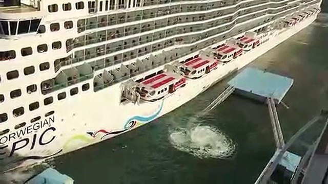 Quand un paquebot de croisière percute le quai en entrant au port