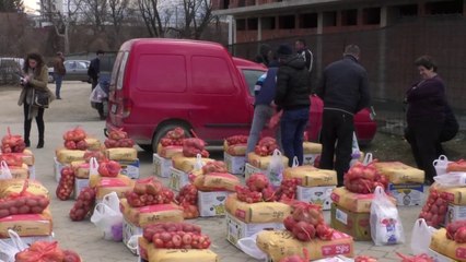 Ndihmohen 70 familje skamnore nga shoqata "Bereqeti"-Lajme