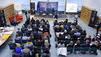 Políticos, cientificos y periodistas: juntos frente a la desconfianza del público