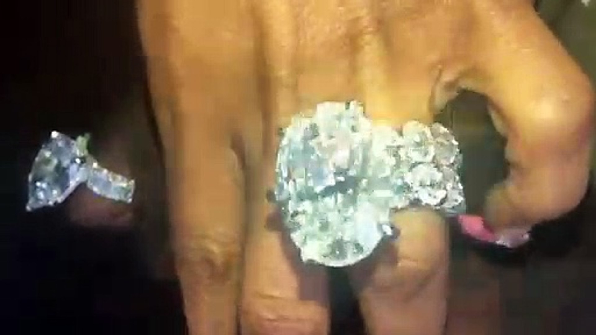 Gucci Mane buys his wife a 60 carat wedding ring upgrade